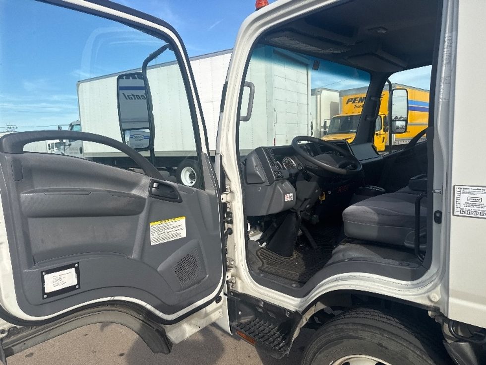 Medium Duty Box Truck-Light and Medium Duty Trucks-Isuzu-2019-NQR-Dallas-TX-39,553\n\t\tmiles-$ 48,500 - Image 15