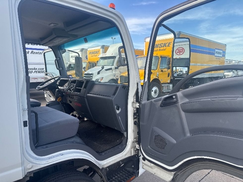 Medium Duty Box Truck-Light and Medium Duty Trucks-Isuzu-2019-NQR-Dallas-TX-39,553\n\t\tmiles-$ 48,500 - Image 20