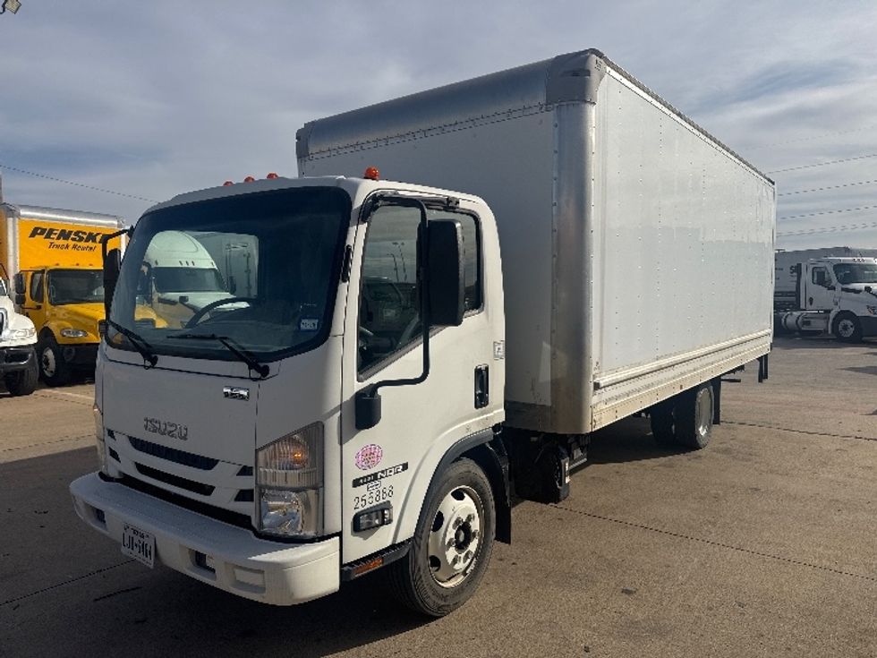 Medium Duty Box Truck-Light and Medium Duty Trucks-Isuzu-2019-NQR-Dallas-TX-39,553\n\t\tmiles-$ 48,500 - Image 4