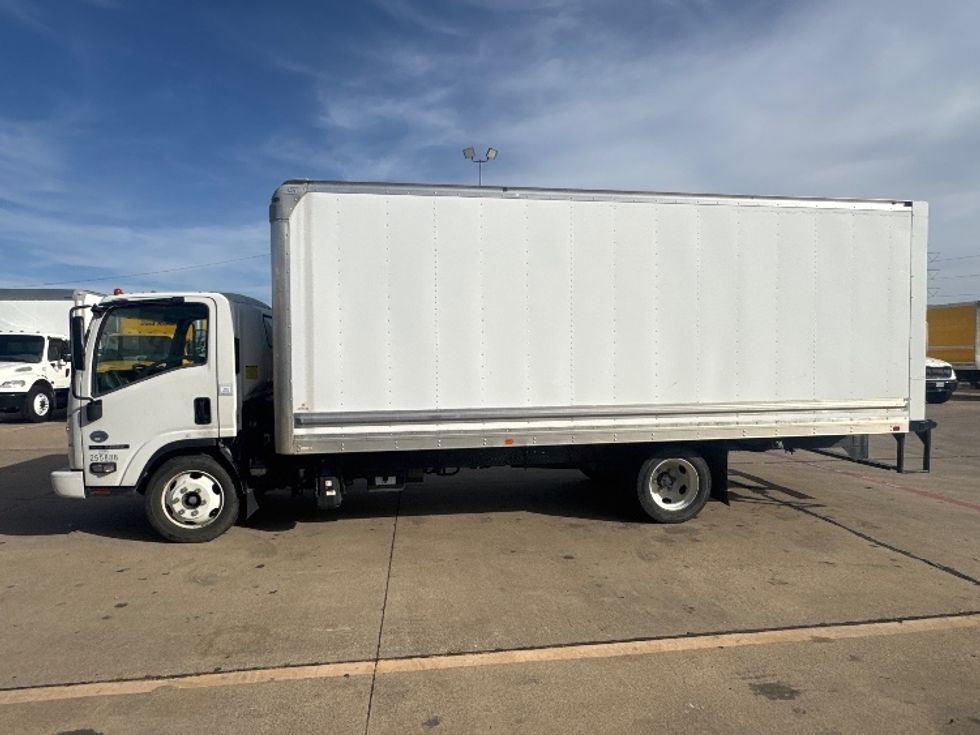 Medium Duty Box Truck-Light and Medium Duty Trucks-Isuzu-2019-NQR-Dallas-TX-39,553\n\t\tmiles-$ 48,500 - Image 5