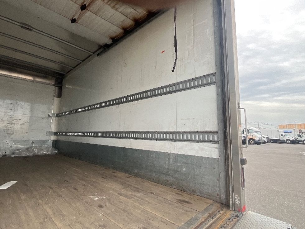 Medium Duty Box Truck-Light and Medium Duty Trucks-Isuzu-2019-NQR-Dayton-NJ-171,055\n\t\tmiles-$ 32,500 - Image 12