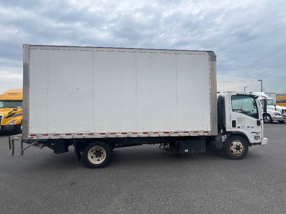Medium Duty Box Truck-Light and Medium Duty Trucks-Isuzu-2019-NQR-Dayton-NJ-171,055\n\t\tmiles-$ 32,500 - Image 15