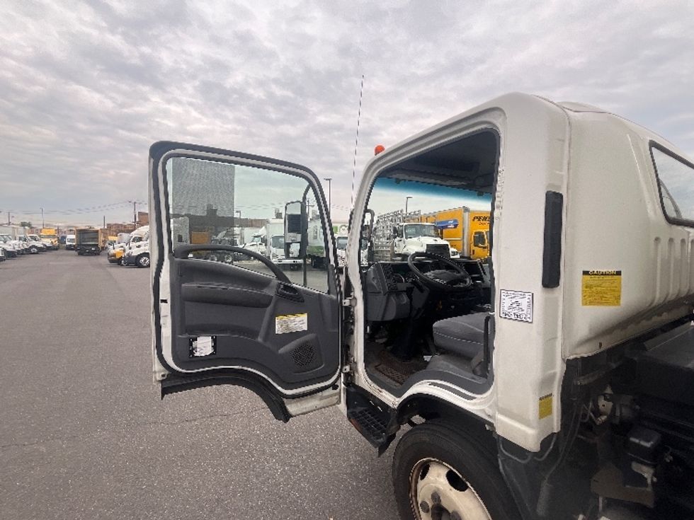 Medium Duty Box Truck-Light and Medium Duty Trucks-Isuzu-2019-NQR-Dayton-NJ-171,055\n\t\tmiles-$ 32,500 - Image 16