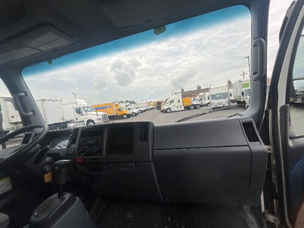 Medium Duty Box Truck-Light and Medium Duty Trucks-Isuzu-2019-NQR-Dayton-NJ-171,055\n\t\tmiles-$ 32,500 - Image 21