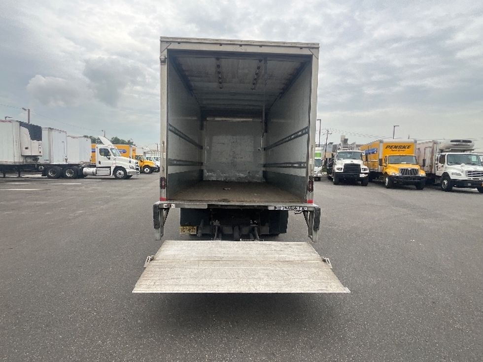 Medium Duty Box Truck-Light and Medium Duty Trucks-Isuzu-2019-NQR-Dayton-NJ-171,055\n\t\tmiles-$ 32,500 - Image 9