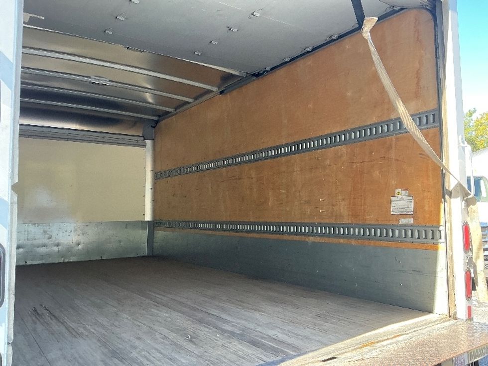 Medium Duty Box Truck-Light and Medium Duty Trucks-Isuzu-2019-NQR-Jacksonville-FL-89,145\n\t\tmiles-$ 45,250 - Image 12