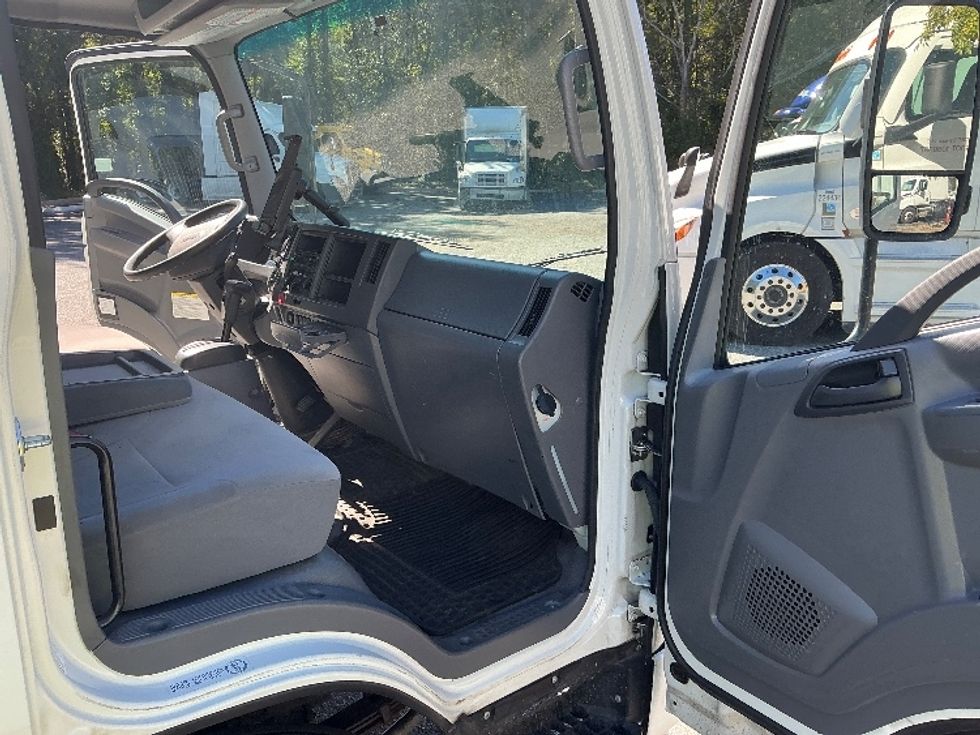 Medium Duty Box Truck-Light and Medium Duty Trucks-Isuzu-2019-NQR-Jacksonville-FL-89,145\n\t\tmiles-$ 45,250 - Image 20