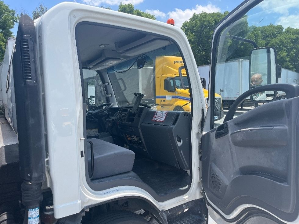 Medium Duty Box Truck-Light and Medium Duty Trucks-Isuzu-2019-NQR-Medley-FL-79,992\n\t\tmiles-$ 47,500 - Image 13