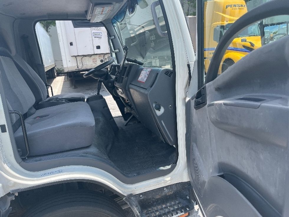 Medium Duty Box Truck-Light and Medium Duty Trucks-Isuzu-2019-NQR-Medley-FL-79,992\n\t\tmiles-$ 47,500 - Image 17