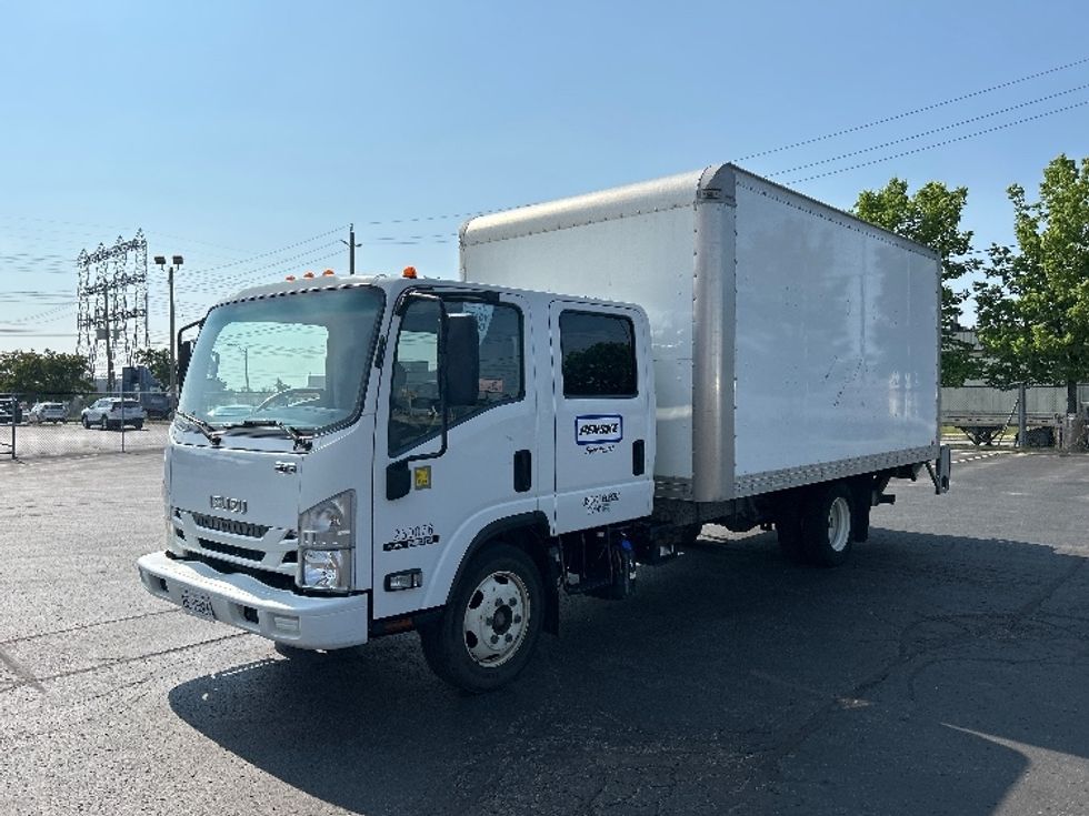 Medium Duty Box Truck-Light and Medium Duty Trucks-Isuzu-2019-NQR-Mississauga-ON-125,065\n\t\tkm-$ 68,250 - Image 1
