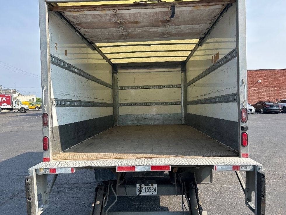 Medium Duty Box Truck-Light and Medium Duty Trucks-Isuzu-2019-NQR-Mississauga-ON-125,065\n\t\tkm-$ 68,250 - Image 10