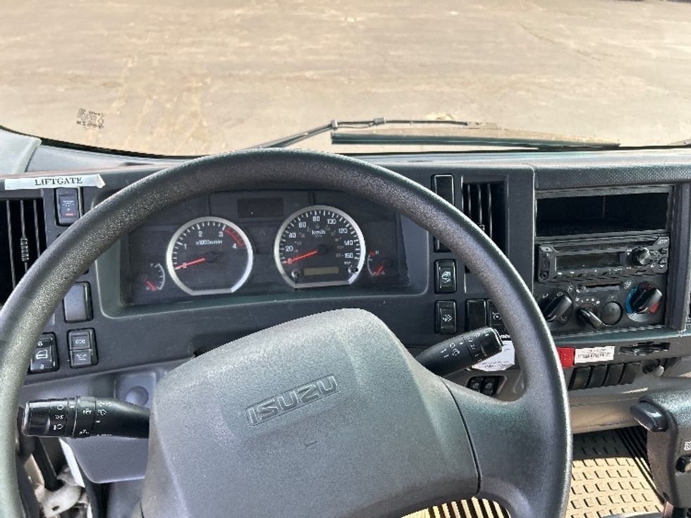 Medium Duty Box Truck-Light and Medium Duty Trucks-Isuzu-2019-NQR-Mississauga-ON-125,065\n\t\tkm-$ 68,250 - Image 18