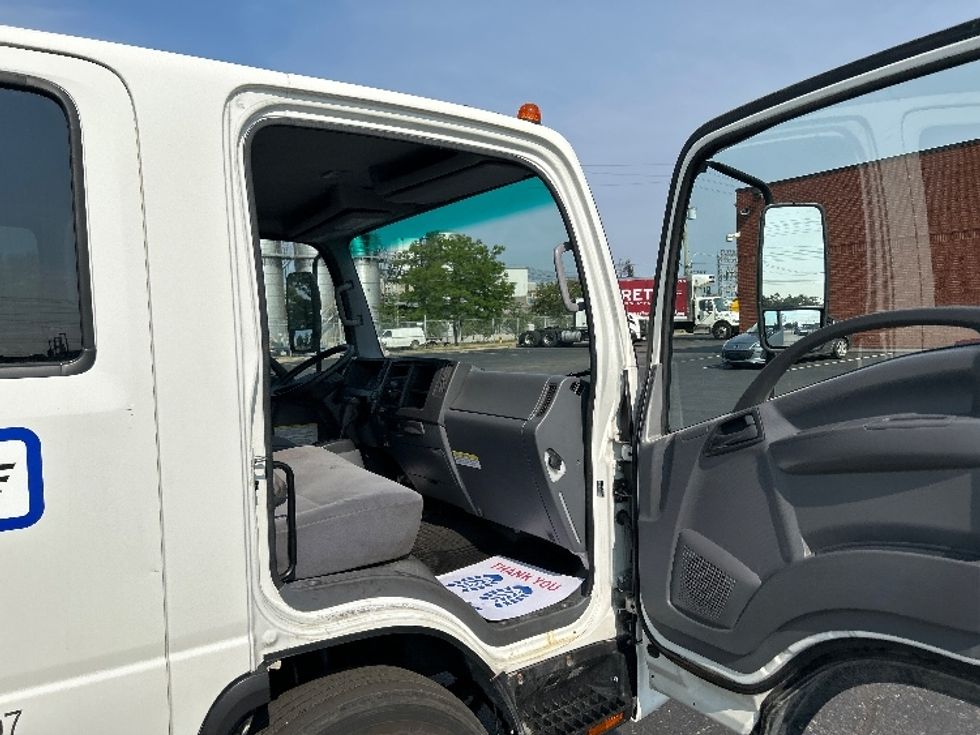 Medium Duty Box Truck-Light and Medium Duty Trucks-Isuzu-2019-NQR-Mississauga-ON-125,065\n\t\tkm-$ 68,250 - Image 20