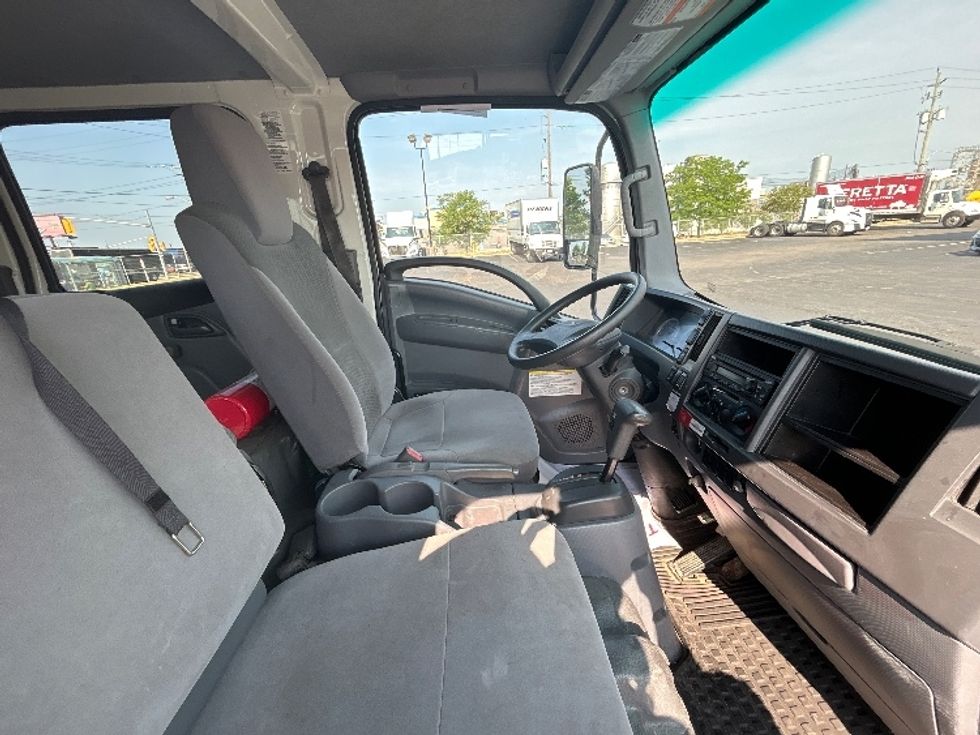 Medium Duty Box Truck-Light and Medium Duty Trucks-Isuzu-2019-NQR-Mississauga-ON-125,065\n\t\tkm-$ 68,250 - Image 22
