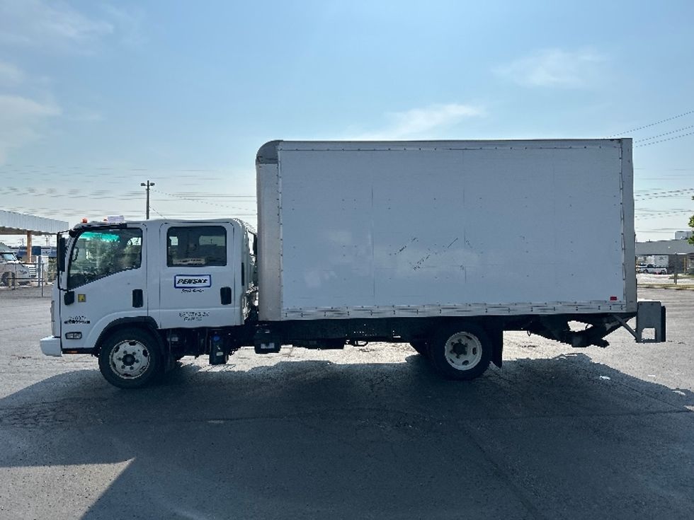 Medium Duty Box Truck-Light and Medium Duty Trucks-Isuzu-2019-NQR-Mississauga-ON-125,065\n\t\tkm-$ 68,250 - Image 4