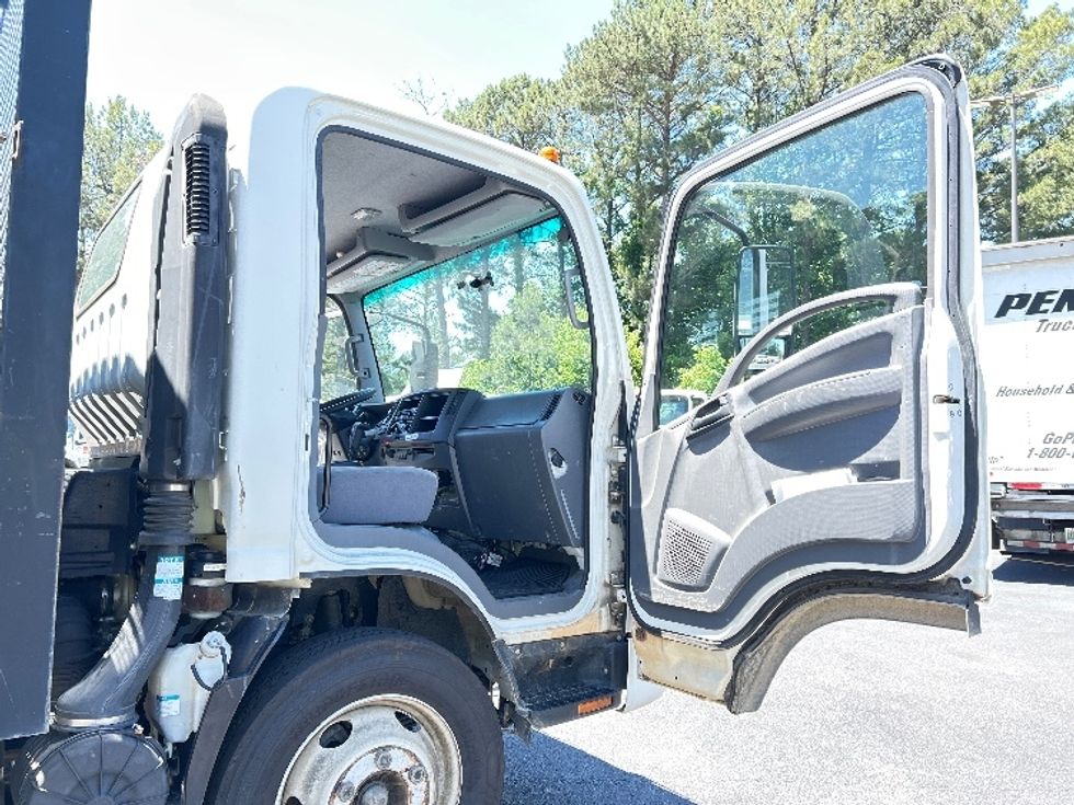 Medium Duty Box Truck-Light and Medium Duty Trucks-Isuzu-2019-NQR-Norcross-GA-118,457\n\t\tmiles-$ 42,750 - Image 17