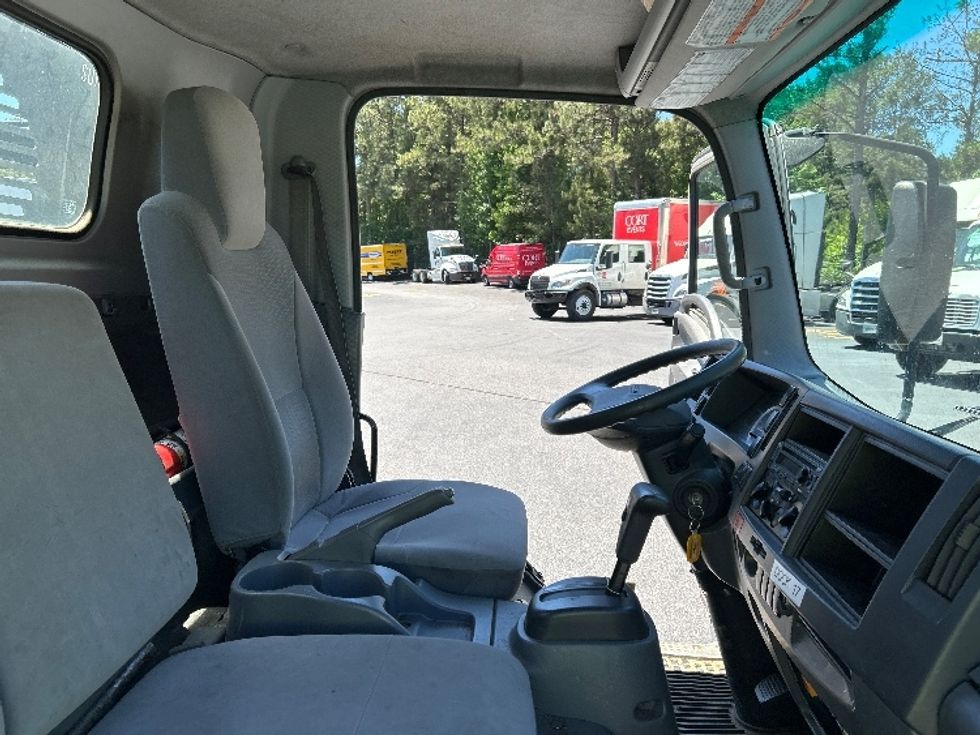 Medium Duty Box Truck-Light and Medium Duty Trucks-Isuzu-2019-NQR-Norcross-GA-118,457\n\t\tmiles-$ 42,750 - Image 19