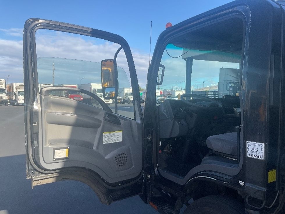 Medium Duty Box Truck-Light and Medium Duty Trucks-Isuzu-2019-NQR-Torrance-CA-116,745\n\t\tmiles-$ 43,250 - Image 15