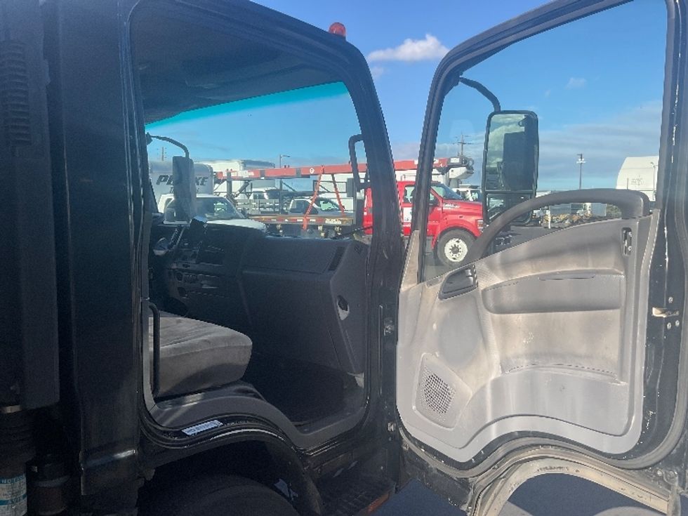 Medium Duty Box Truck-Light and Medium Duty Trucks-Isuzu-2019-NQR-Torrance-CA-116,745\n\t\tmiles-$ 43,250 - Image 19