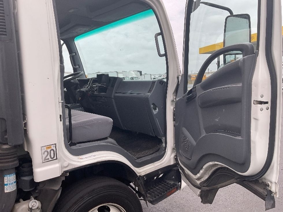Medium Duty Box Truck-Light and Medium Duty Trucks-Isuzu-2019-NQR-Torrance-CA-179,884\n\t\tmiles-$ 31,750 - Image 20