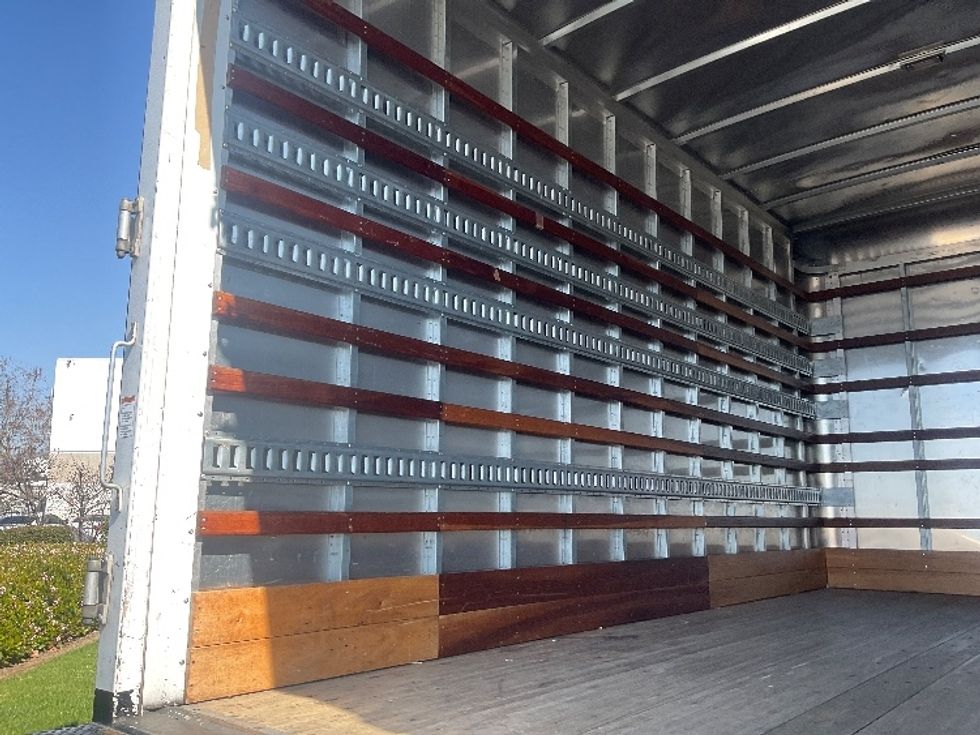 Medium Duty Box Truck-Light and Medium Duty Trucks-Isuzu-2019-NQR-Torrance-CA-184,769\n\t\tmiles-$ 31,750 - Image 11