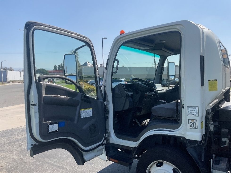 Medium Duty Box Truck-Light and Medium Duty Trucks-Isuzu-2019-NQR-Torrance-CA-184,769\n\t\tmiles-$ 31,750 - Image 16