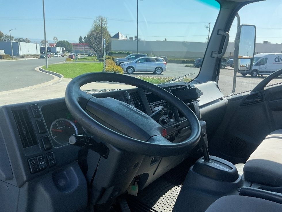 Medium Duty Box Truck-Light and Medium Duty Trucks-Isuzu-2019-NQR-Torrance-CA-184,769\n\t\tmiles-$ 31,750 - Image 17