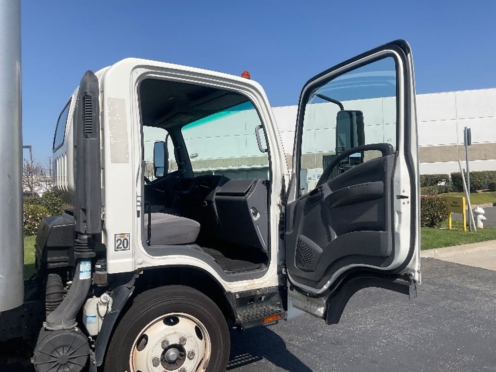Medium Duty Box Truck-Light and Medium Duty Trucks-Isuzu-2019-NQR-Torrance-CA-184,769\n\t\tmiles-$ 31,750 - Image 20