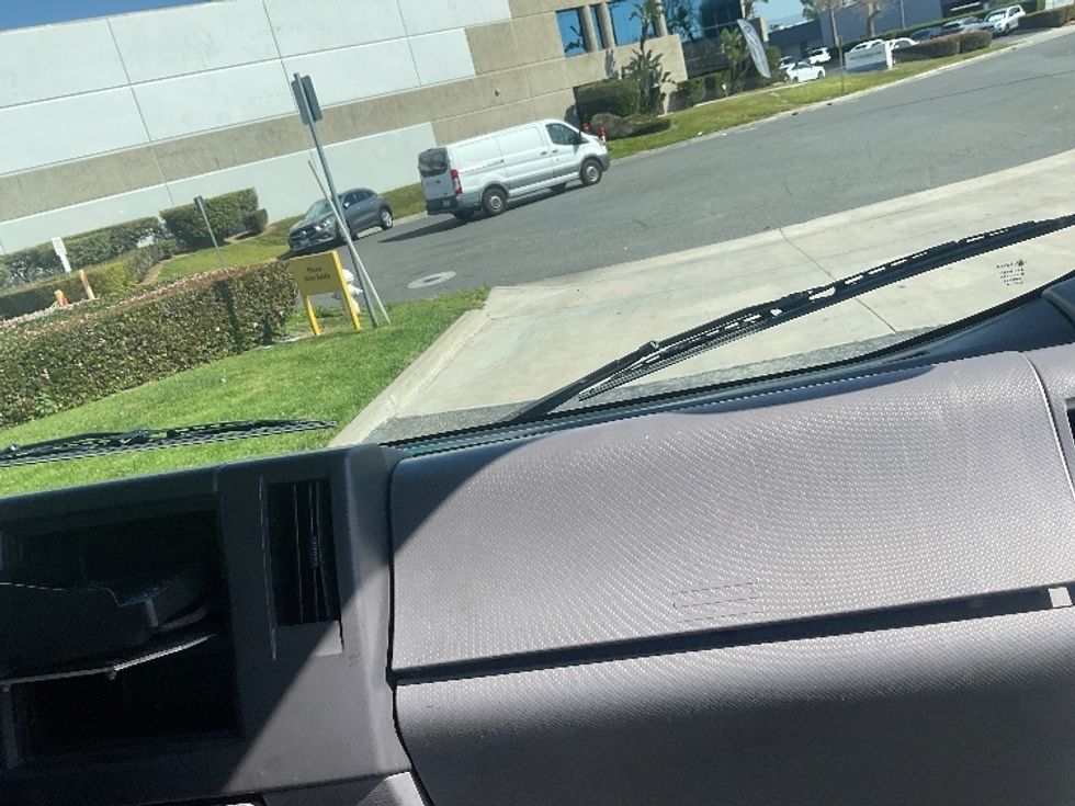 Medium Duty Box Truck-Light and Medium Duty Trucks-Isuzu-2019-NQR-Torrance-CA-184,769\n\t\tmiles-$ 31,750 - Image 21