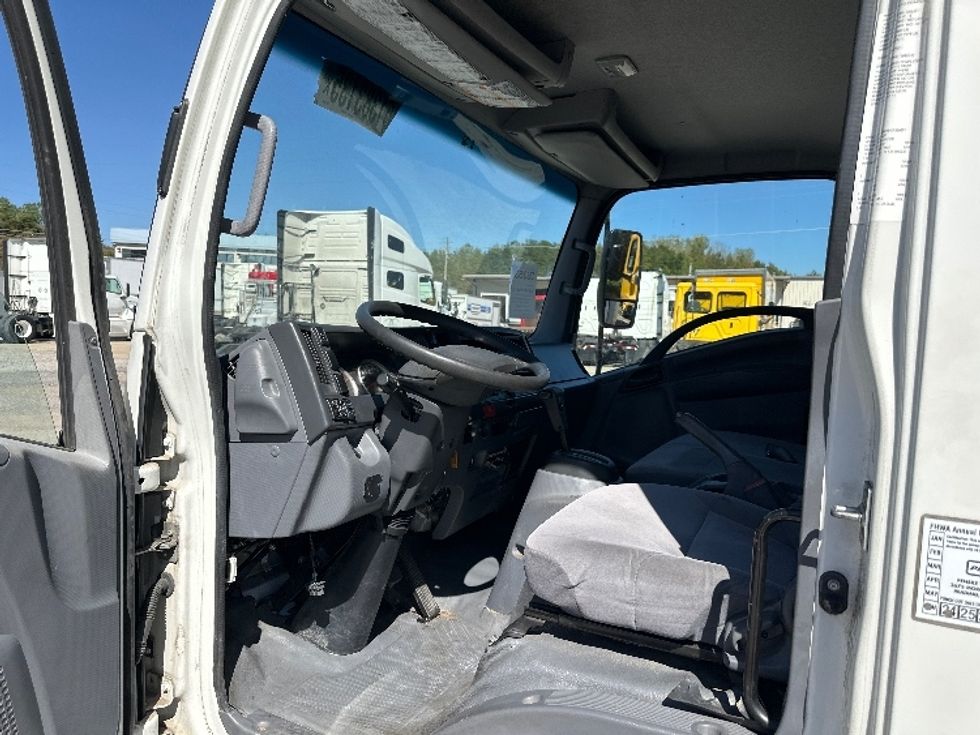 Medium Duty Box Truck-Light and Medium Duty Trucks-Isuzu-2019-NRR-Birmingham-AL-55,000\n\t\tmiles-$ 53,000 - Image 16