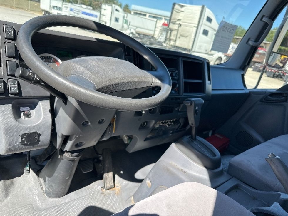 Medium Duty Box Truck-Light and Medium Duty Trucks-Isuzu-2019-NRR-Birmingham-AL-55,000\n\t\tmiles-$ 53,000 - Image 17