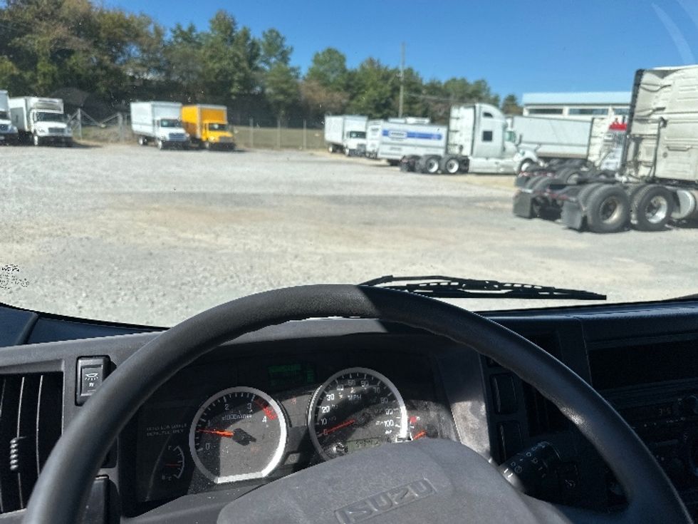 Medium Duty Box Truck-Light and Medium Duty Trucks-Isuzu-2019-NRR-Birmingham-AL-55,000\n\t\tmiles-$ 53,000 - Image 18