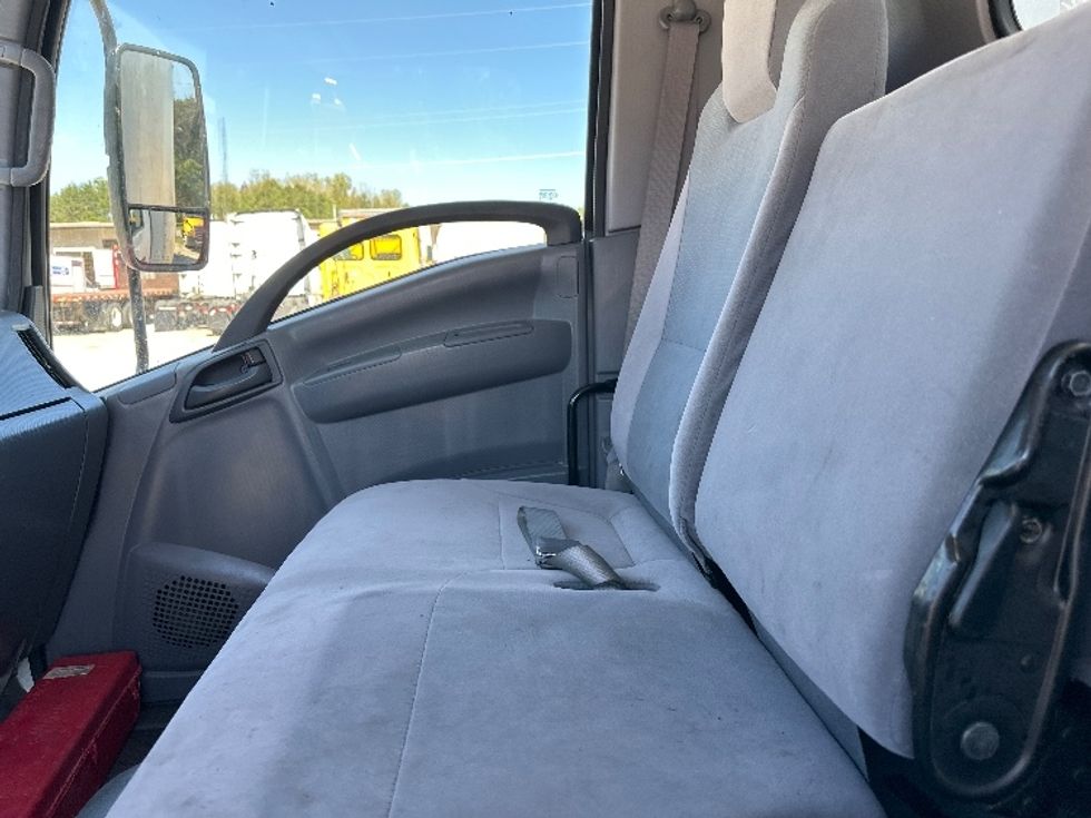 Medium Duty Box Truck-Light and Medium Duty Trucks-Isuzu-2019-NRR-Birmingham-AL-55,000\n\t\tmiles-$ 53,000 - Image 19