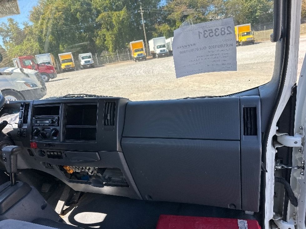 Medium Duty Box Truck-Light and Medium Duty Trucks-Isuzu-2019-NRR-Birmingham-AL-55,000\n\t\tmiles-$ 53,000 - Image 21