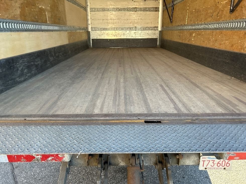 Medium Duty Box Truck-Light and Medium Duty Trucks-Isuzu-2019-NRR-Chicopee-MA-110,493\n\t\tmiles-$ 39,250 - Image 10
