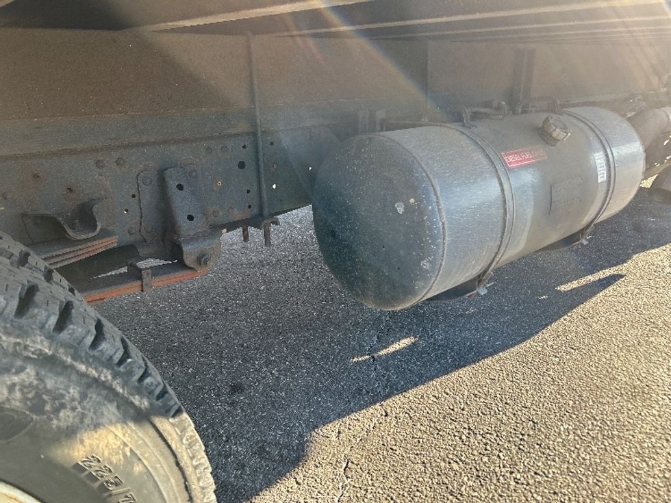 Medium Duty Box Truck-Light and Medium Duty Trucks-Isuzu-2019-NRR-Chicopee-MA-110,493\n\t\tmiles-$ 39,250 - Image 14