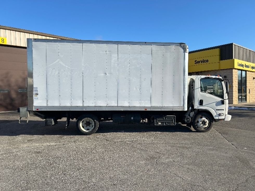 Medium Duty Box Truck-Light and Medium Duty Trucks-Isuzu-2019-NRR-Chicopee-MA-110,493\n\t\tmiles-$ 39,250 - Image 15