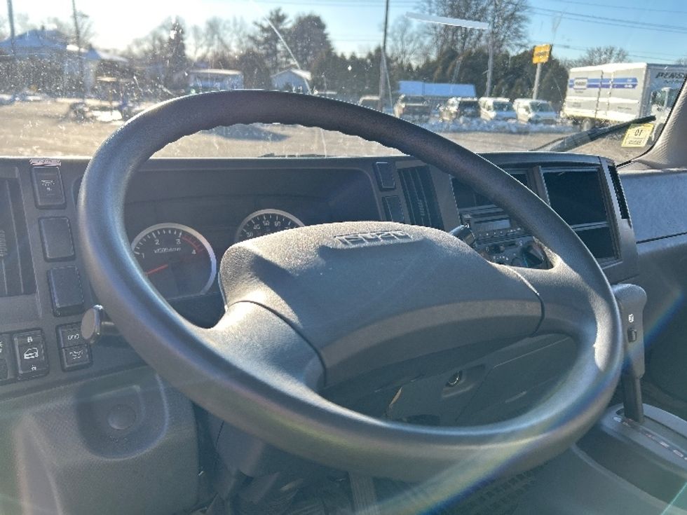 Medium Duty Box Truck-Light and Medium Duty Trucks-Isuzu-2019-NRR-Chicopee-MA-110,493\n\t\tmiles-$ 39,250 - Image 17