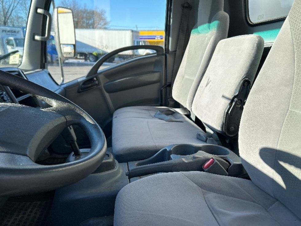 Medium Duty Box Truck-Light and Medium Duty Trucks-Isuzu-2019-NRR-Chicopee-MA-110,493\n\t\tmiles-$ 39,250 - Image 19