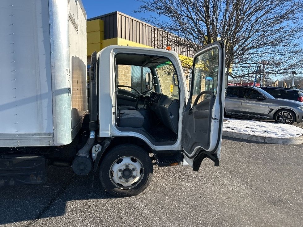 Medium Duty Box Truck-Light and Medium Duty Trucks-Isuzu-2019-NRR-Chicopee-MA-110,493\n\t\tmiles-$ 39,250 - Image 20