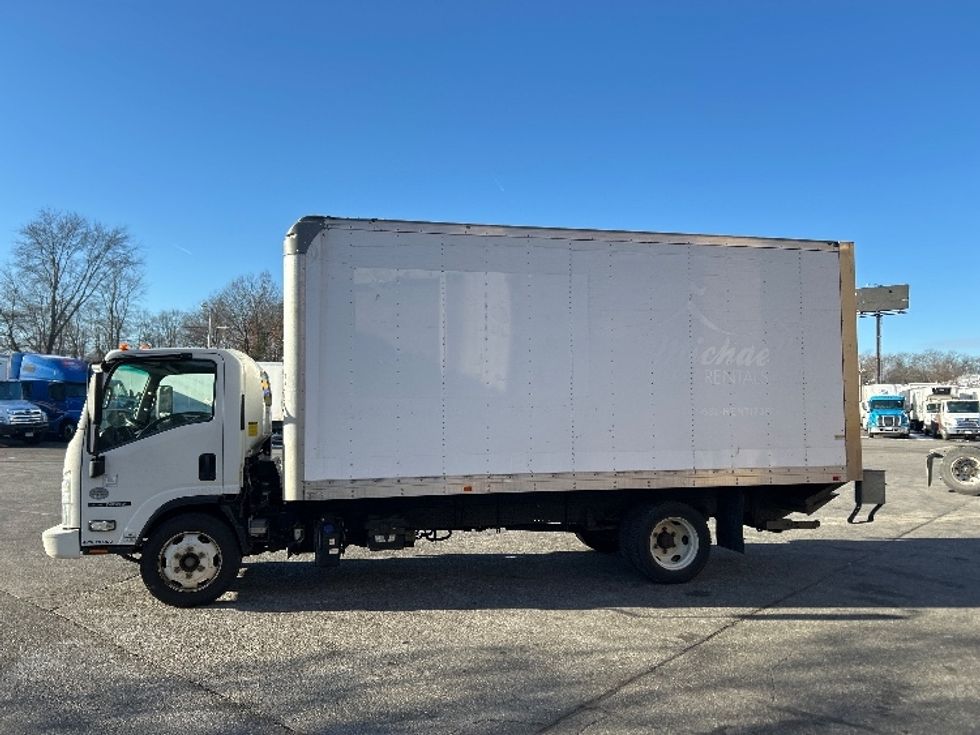 Medium Duty Box Truck-Light and Medium Duty Trucks-Isuzu-2019-NRR-Chicopee-MA-110,493\n\t\tmiles-$ 39,250 - Image 4