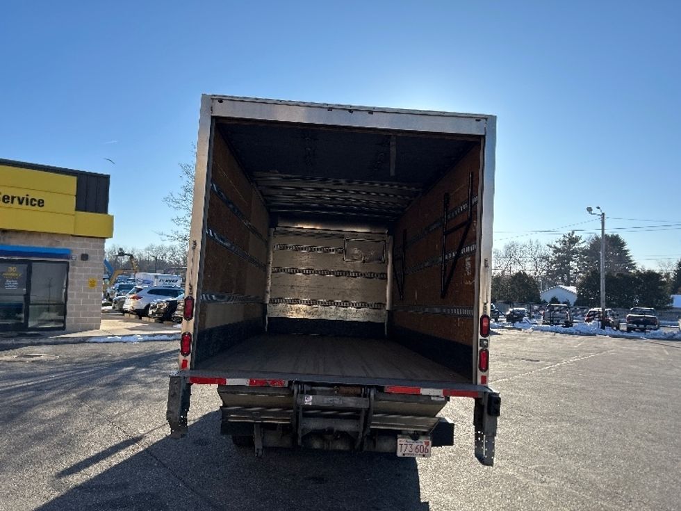 Medium Duty Box Truck-Light and Medium Duty Trucks-Isuzu-2019-NRR-Chicopee-MA-110,493\n\t\tmiles-$ 39,250 - Image 8