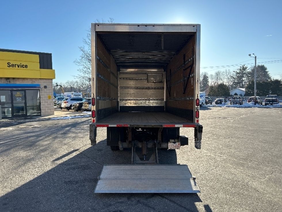 Medium Duty Box Truck-Light and Medium Duty Trucks-Isuzu-2019-NRR-Chicopee-MA-110,493\n\t\tmiles-$ 39,250 - Image 9