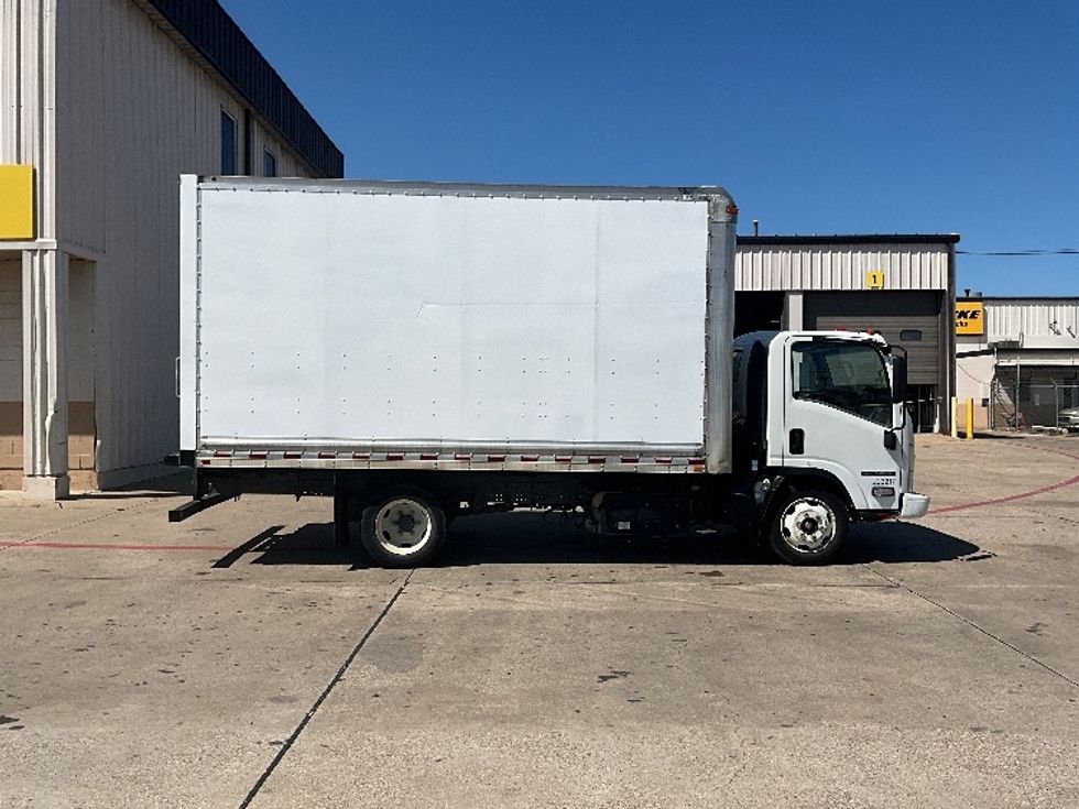 Medium Duty Box Truck-Light and Medium Duty Trucks-Isuzu-2019-NRR-Dallas-TX-130,663\n\t\tmiles-$ 40,250 - Image 15