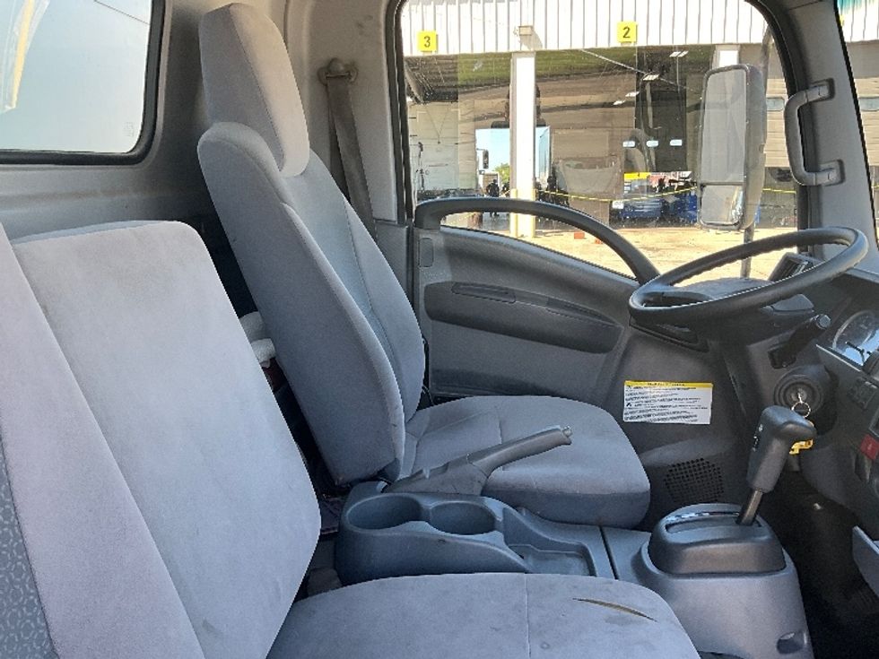 Medium Duty Box Truck-Light and Medium Duty Trucks-Isuzu-2019-NRR-Dallas-TX-130,663\n\t\tmiles-$ 40,250 - Image 22