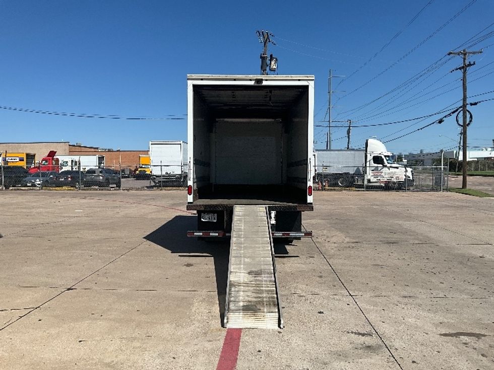 Medium Duty Box Truck-Light and Medium Duty Trucks-Isuzu-2019-NRR-Dallas-TX-130,663\n\t\tmiles-$ 40,250 - Image 9