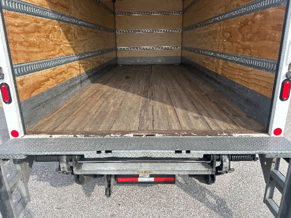 Medium Duty Box Truck-Light and Medium Duty Trucks-Isuzu-2019-NRR-Delta-BC-90,552\n\t\tkm-$ 58,750 - Image 10