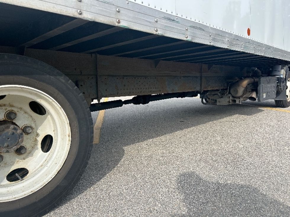Medium Duty Box Truck-Light and Medium Duty Trucks-Isuzu-2019-NRR-Delta-BC-90,552\n\t\tkm-$ 58,750 - Image 14