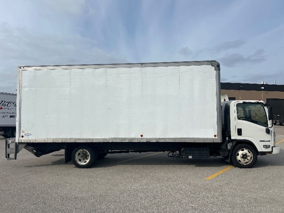 Medium Duty Box Truck-Light and Medium Duty Trucks-Isuzu-2019-NRR-Delta-BC-90,552\n\t\tkm-$ 58,750 - Image 15