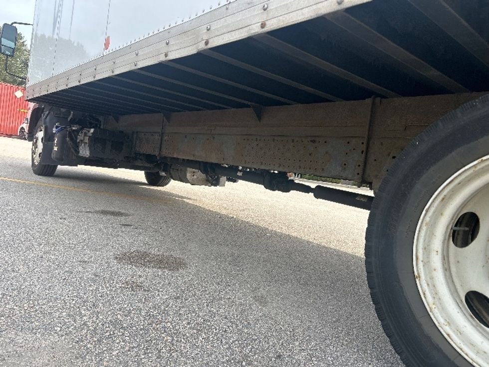 Medium Duty Box Truck-Light and Medium Duty Trucks-Isuzu-2019-NRR-Delta-BC-90,552\n\t\tkm-$ 58,750 - Image 5